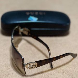 GUCCI ladies sunglasses with hard case